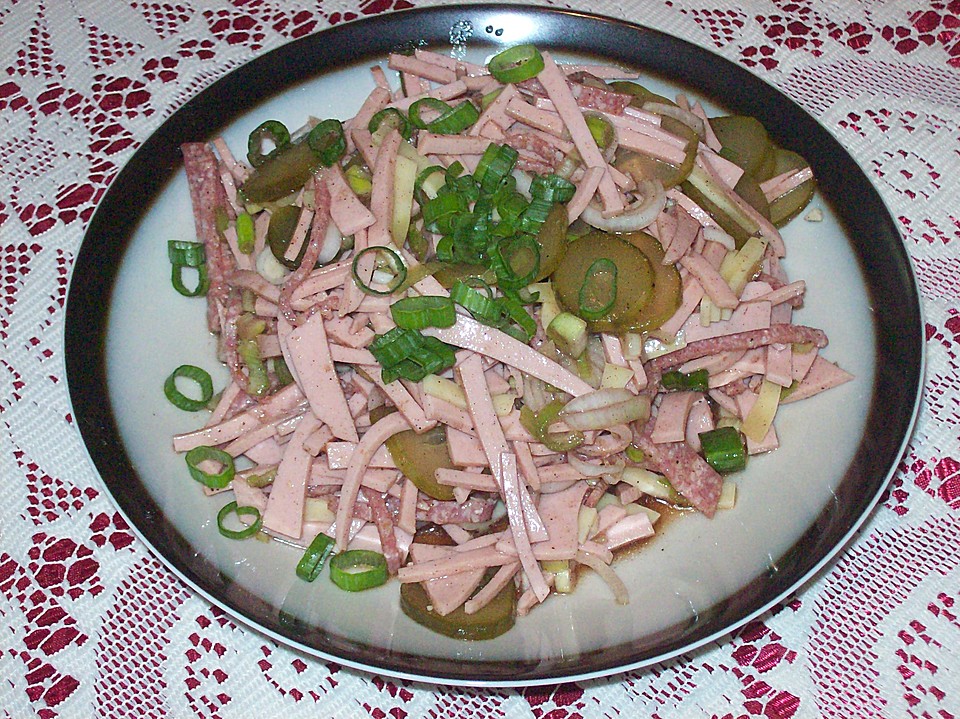 Wurstsalat mit Salatgurke und Käse von lisissi | Chefkoch.de
