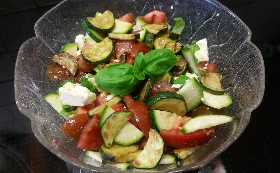 Zucchini-Tomaten-Salat von fruchtsternchen | Chefkoch.de