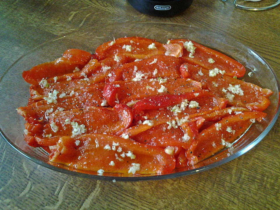Rote Paprika, eingelegt in Olivenöl und Knoblauch von friaufeck ...