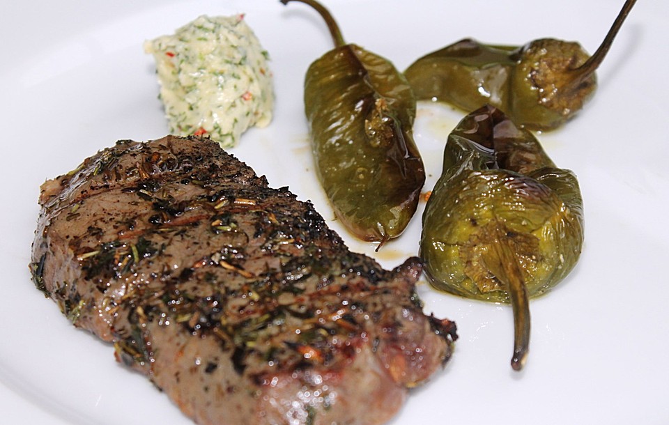 Peperoni im Ofen oder auf dem Grill gebacken von streifenhoernchen