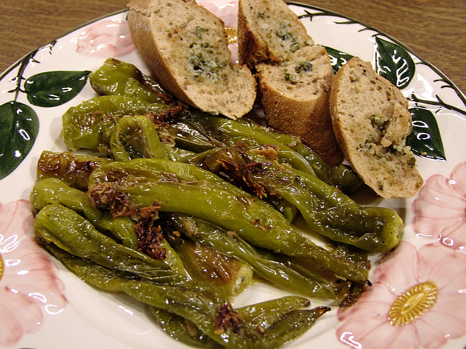 Peperoni im Ofen oder auf dem Grill gebacken von streifenhoernchen
