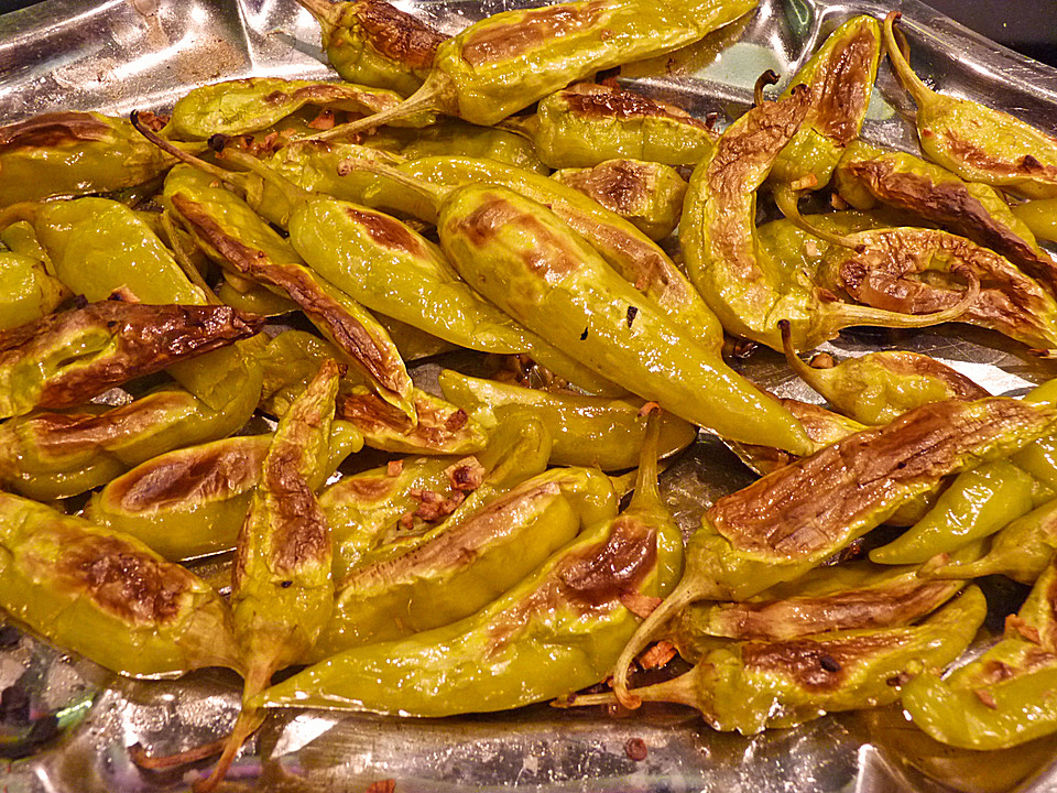 Peperoni im Ofen oder auf dem Grill gebacken von streifenhoernchen