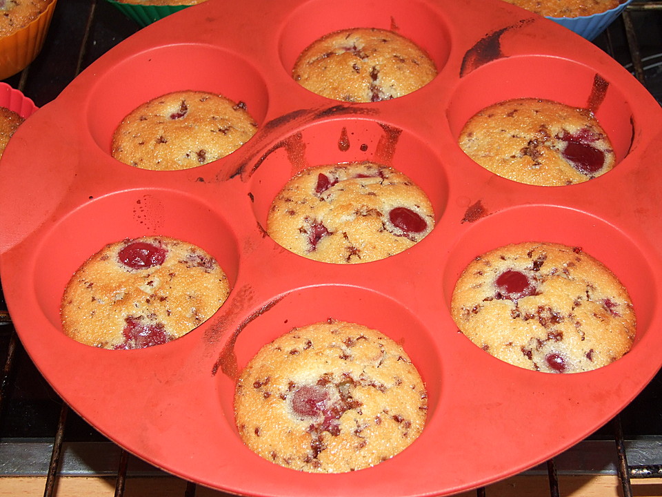 Eierlikör-Muffins mit Obst und Cremehäubchen von SchmackoFatz3 ...