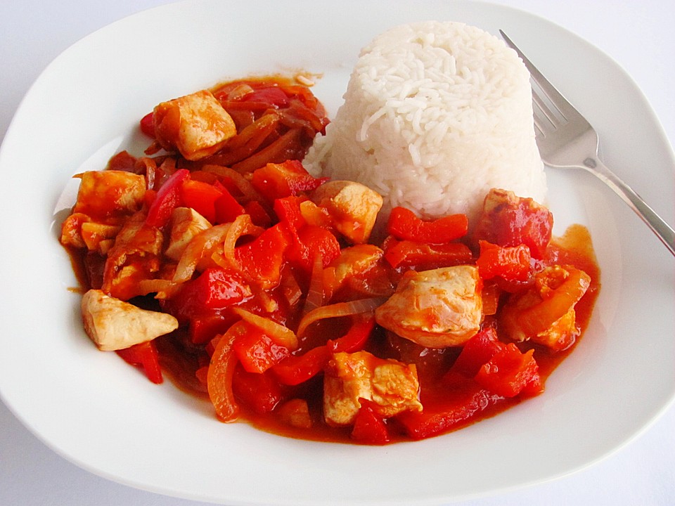 Gemüse-Tomatensoße mit Pute an einem Reistörtchen von ChristinaN ...