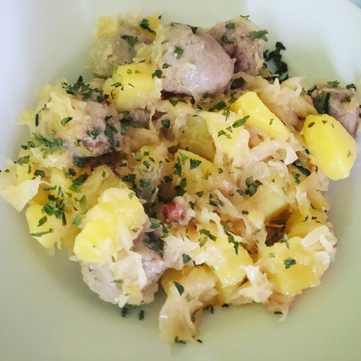 KartoffelBratwurst Pfanne mit Sauerkraut von Sivi Chefkoch.de
