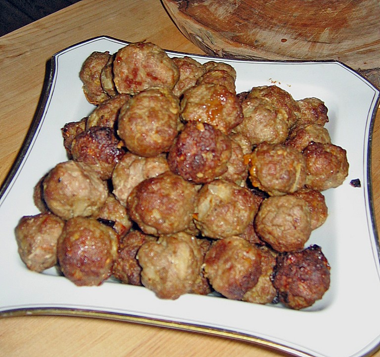 Koettbullar mit brauner Sauce und Preiselbeergelee | Chefkoch.de