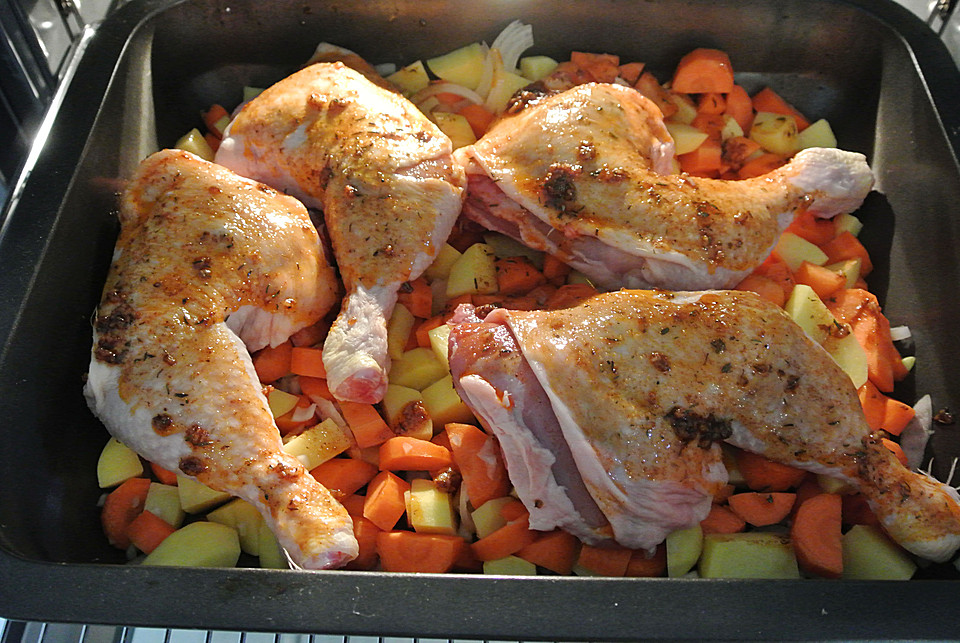 Курица с овощами диетический. Курица с овощами. Курица с овощами в микроволновке. ПП блюда из курицы в духовке. Курица с овощами фото.