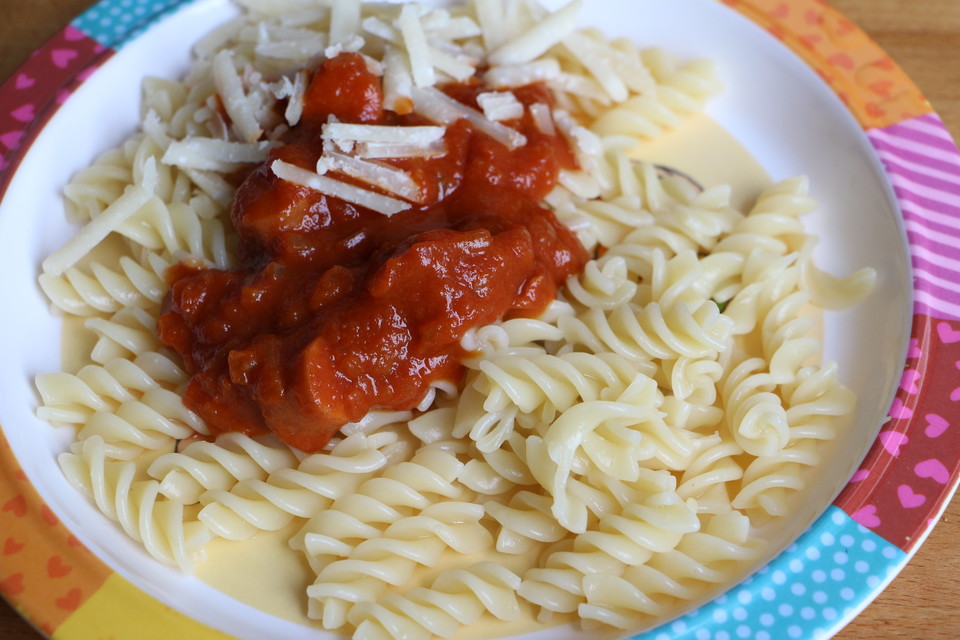 Schnelle Tomatensoße mit Würstchen von SKLSmart | Chefkoch.de