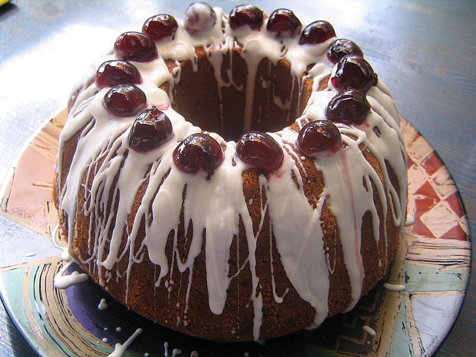 Amarena-Kirsch-Gugelhupf von kleinehobbits | Chefkoch.de