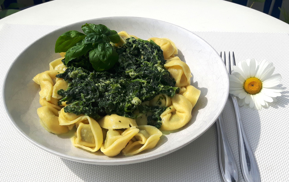 Tortellini mit cremiger Spinat-Gorgonzola Soße von NatureCook83 ... Tortellini mit cremiger Spinat-Gorgonzola Soße von NatureCook83 ...
