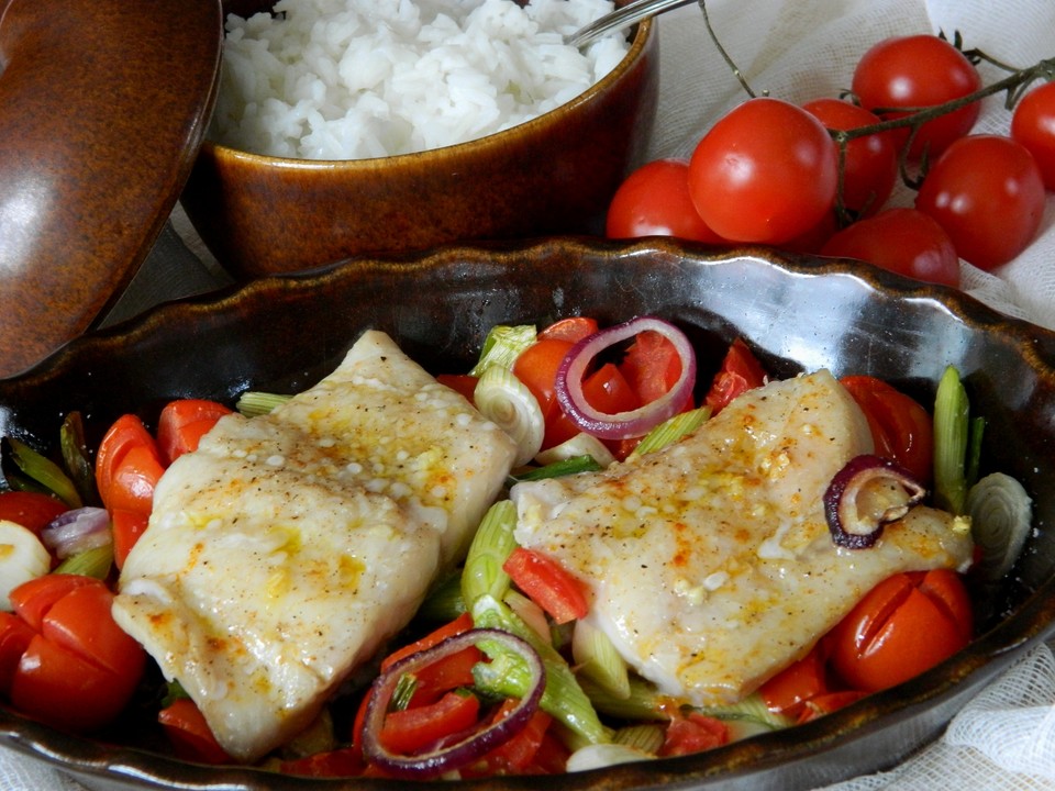 Tonys Fischfilet mit Zwiebeln und Knoblauchnote, im Ofen gegart von ...