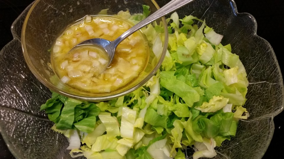 Endiviensalat mit Zwiebel-Senf-Marinade von junimondin | Chefkoch.de