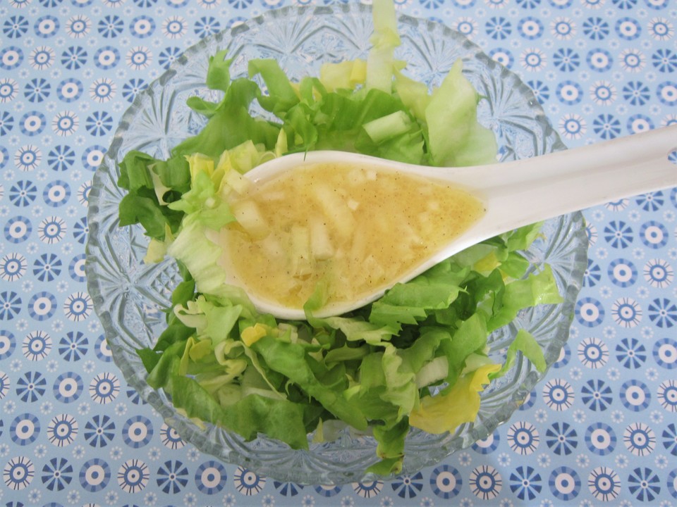 Endiviensalat mit Zwiebel-Senf-Marinade von junimondin | Chefkoch.de