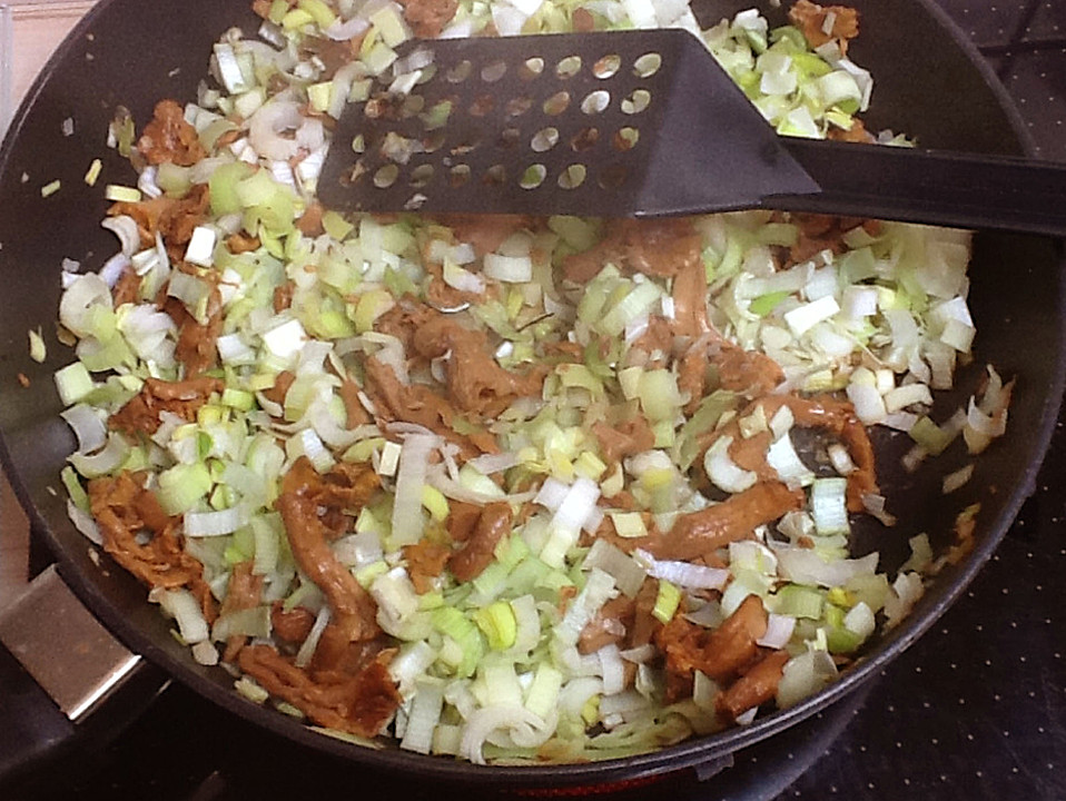 Spätzlesalat mit Lauch, Pfifferlingen und Speck von Zahnfee1989 ...