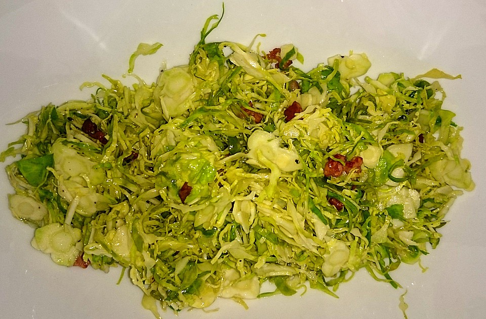 Lauwarmer Salat von rohem Rosenkohl von udebue | Chefkoch.de