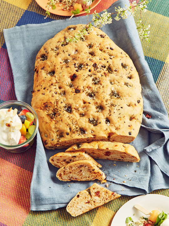 Focaccia mit getrockneten Tomaten und Oliven von AnneBy | Chefkoch.de