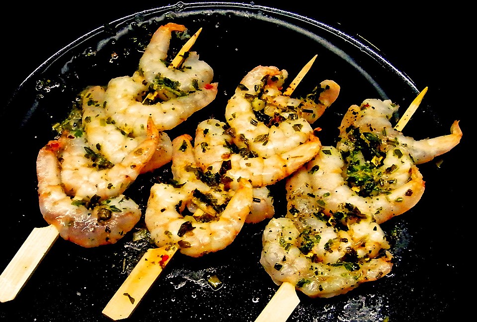 Nudeln mit grünem Pesto und gebratenen Shrimps von primaballerina111 ...