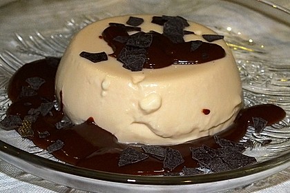 Karamell-Panna cotta mit Schokosoße 6