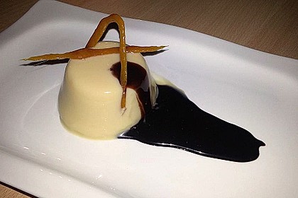 Karamell-Panna cotta mit Schokosoße 3
