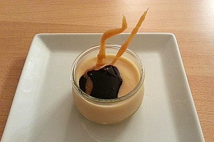 Karamell-Panna cotta mit Schokosoße 4