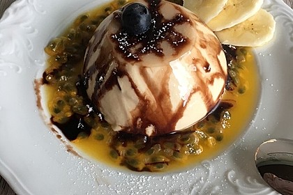 Karamell-Panna cotta mit Schokosoße 5