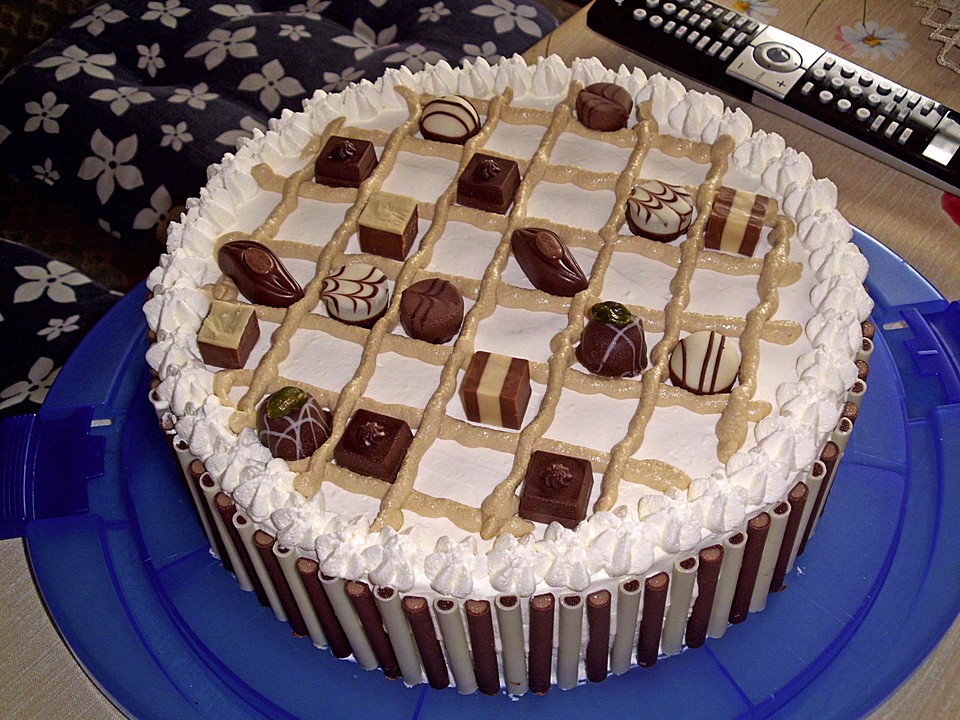 Kaffee-Karamell-Pralinen Torte von ninina04 | Chefkoch.de Kaffee-Karamell-Pralinen Torte von ninina04 | Chefkoch.de