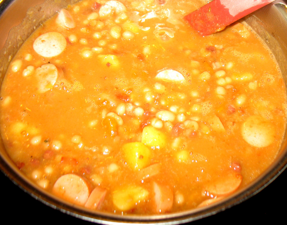 Bohneneintopf mit Würstchen und Kartoffeln von dbarby | Chefkoch.de