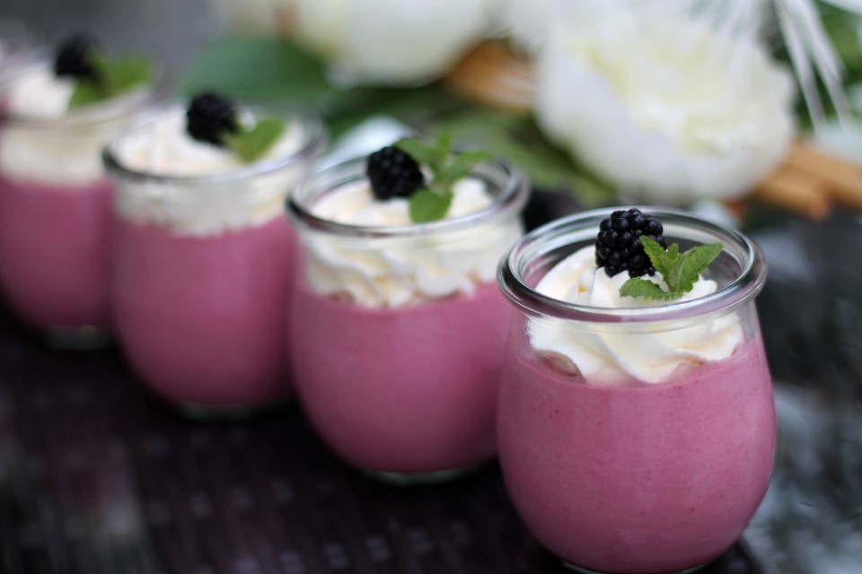 Brombeer-Joghurt-Mousse von miezy1511 | Chefkoch.de