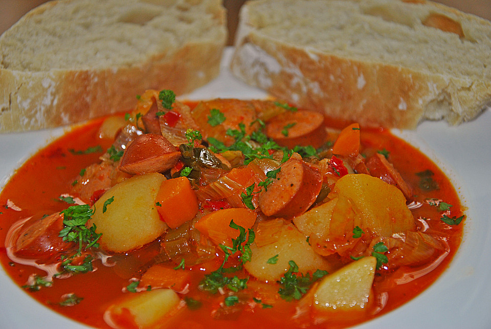 Deftige Gemüsesuppe mit Debrecziner von dbartel | Chefkoch.de