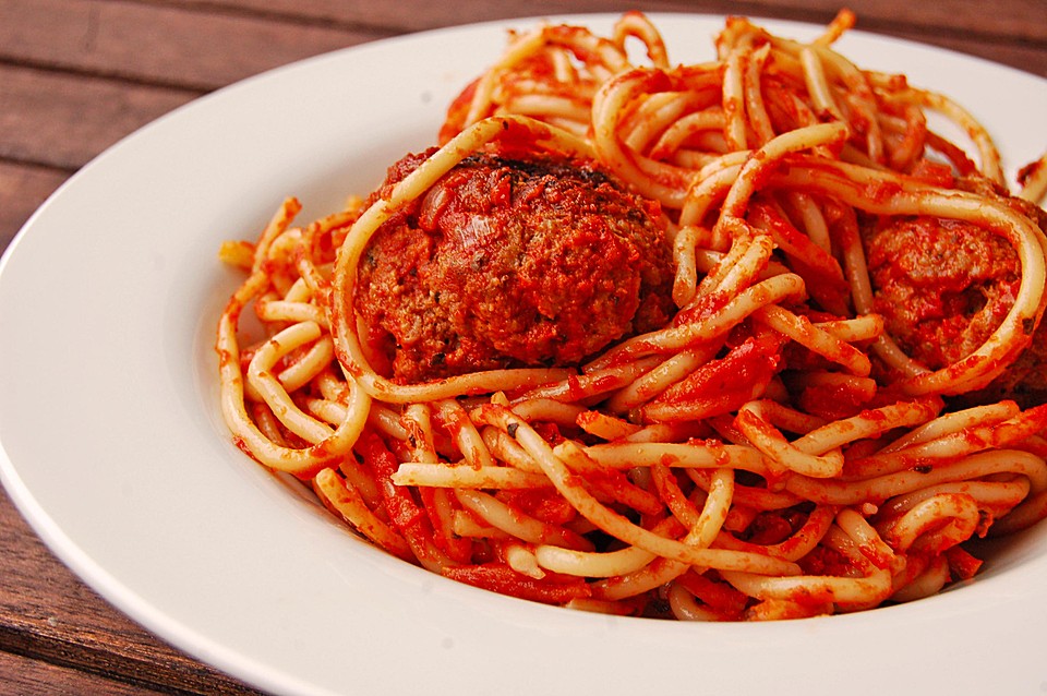 Spaghetti mit Tomatensoße und Hackklößchen von marlis24 | Chefkoch.de