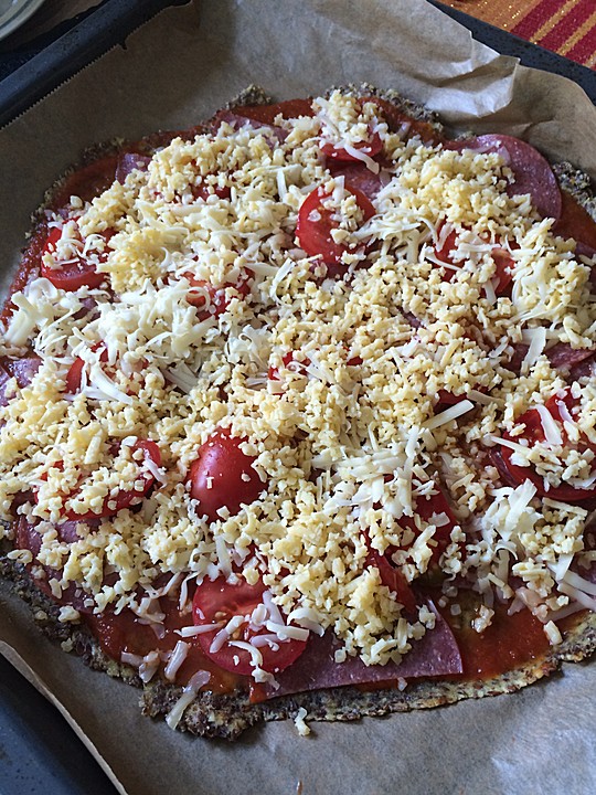 Low carb Pizzaboden von zartgesotten | Chefkoch.de