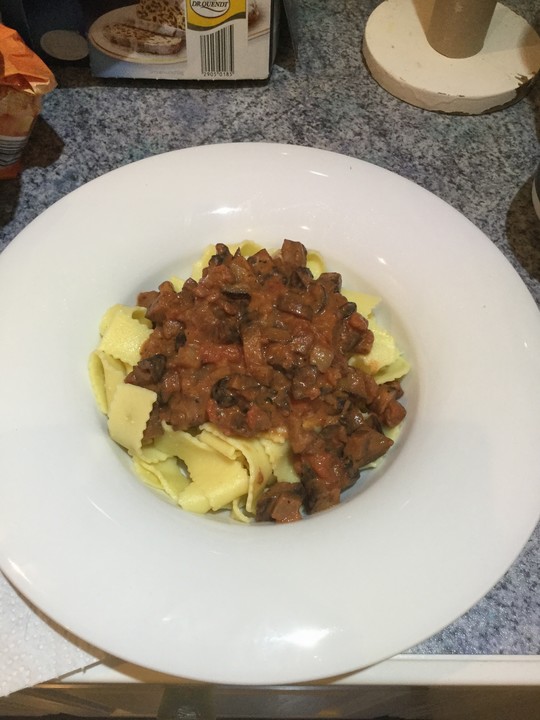 TomatenSahneSauce mit Aubergine für Pasta (vegetarisch) von schwene