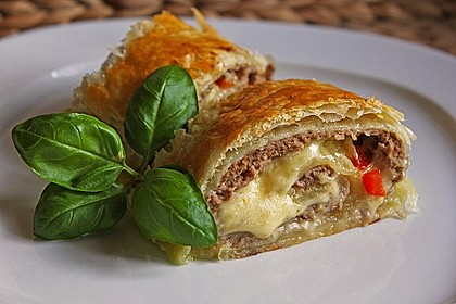Hackfleisch-Blätterteig-Strudel