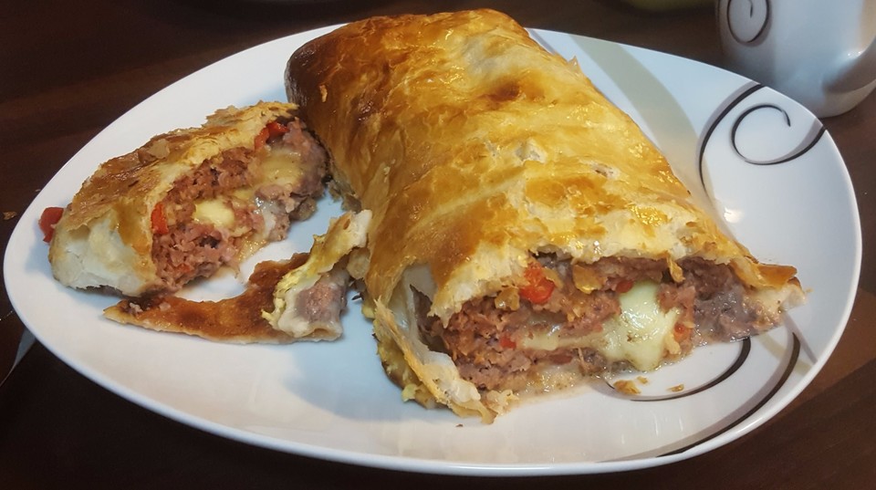 Hackfleisch-Blätterteig-Strudel von renimo | Chefkoch.de