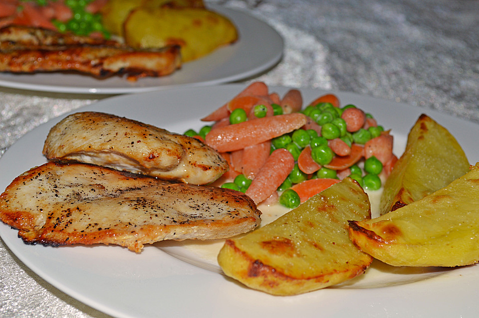 Hähnchenbrust mit Rahmgemüse und Ofenkartoffeln von McMoe | Chefkoch.de