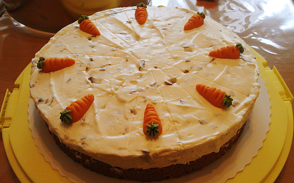 Möhrentorte mit Schmand-Schoko-Topping von juana82 | Chefkoch.de