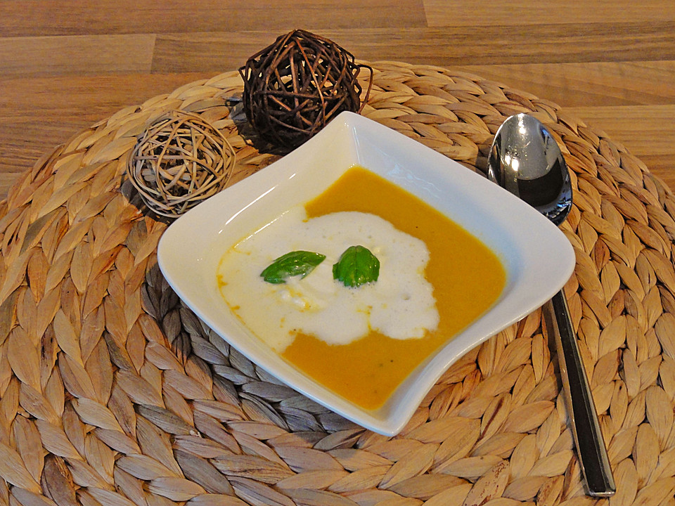 Scharfe Möhrencremesuppe mit Ingwer von Tzwiggl | Chefkoch.de