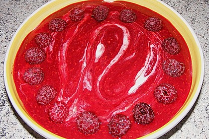 Schmandcreme mit Himbeeren 1