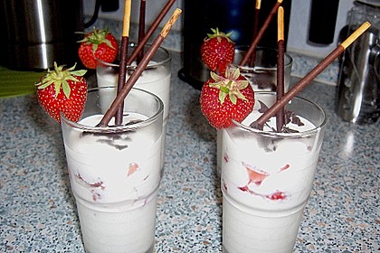 Schmandcreme mit Himbeeren 2