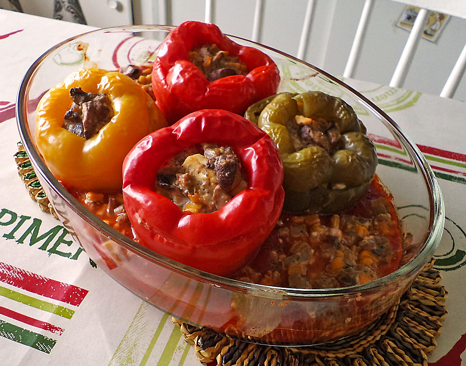 Vegetarisch gefüllte Paprika von martinlg | Chefkoch.de