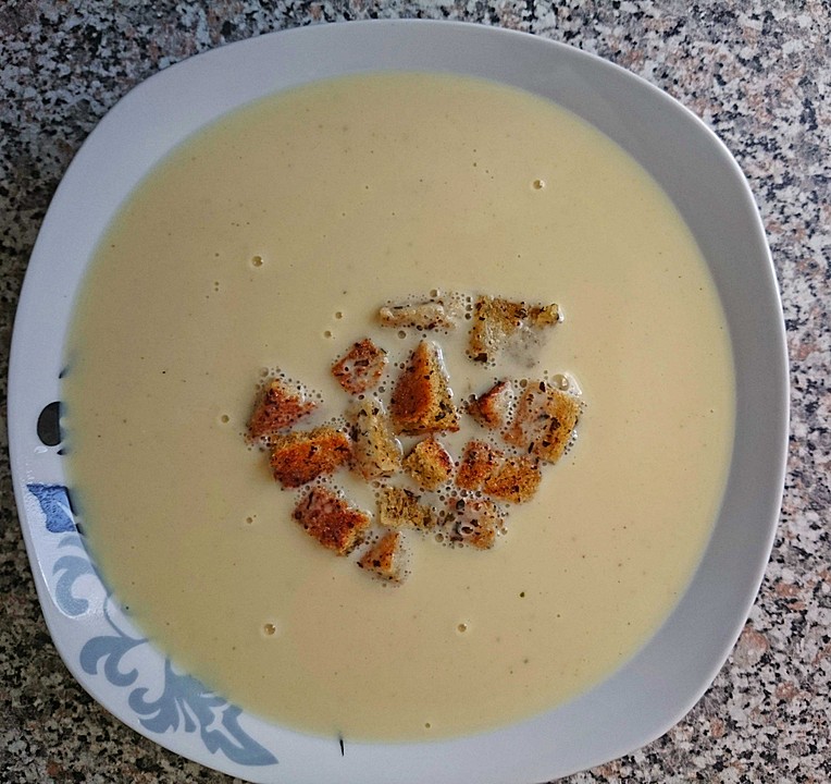 Knoblauch-Käsecremesuppe mit Croûtons von dorsch147 | Chefkoch.de