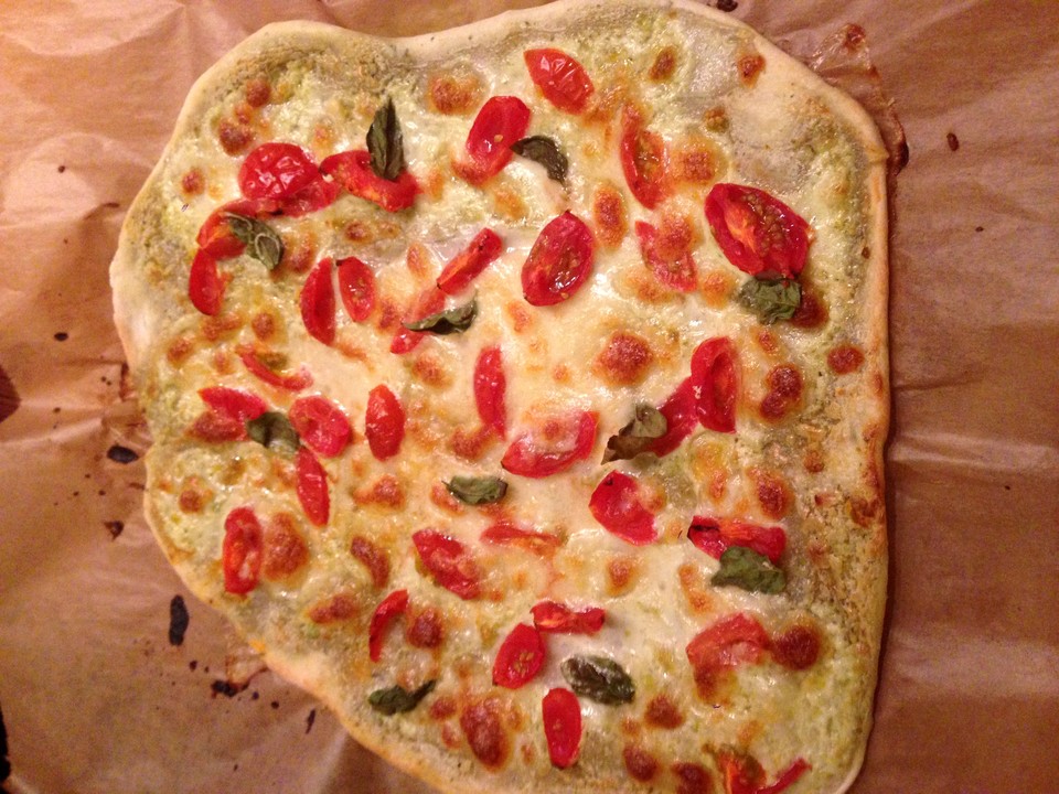 Tomaten-Mozzarella-Flammkuchen von Momo-Maus | Chefkoch.de