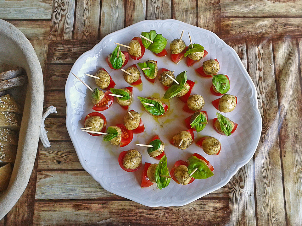 Marinierte Knoblauch-Pesto-Mozzarella Spieße von rojera | Chefkoch.de