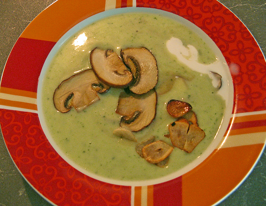 krümeltigers scharfe Zucchinisuppe mit Kokosmilch und braunen ...