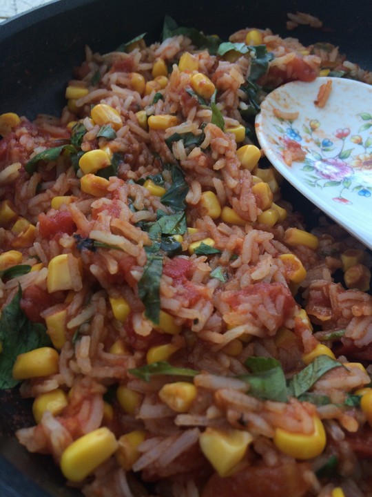 Reis mit Tomaten-Mais-Sauce und Hähnchen von Murdock86 | Chefkoch.de