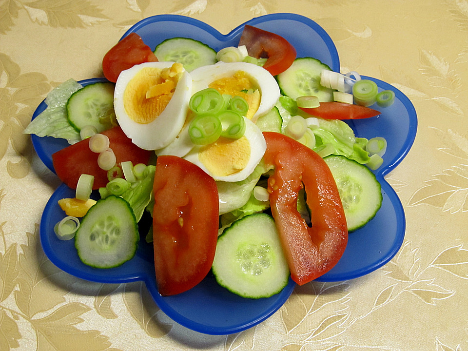 Einfacher, gemischter Salat mit Ei von Herdquäler | Chefkoch.de