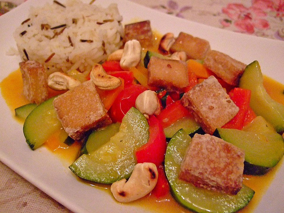 Paprika-Kokos-Curry mit Tofu und Ananas von gloryous | Chefkoch.de