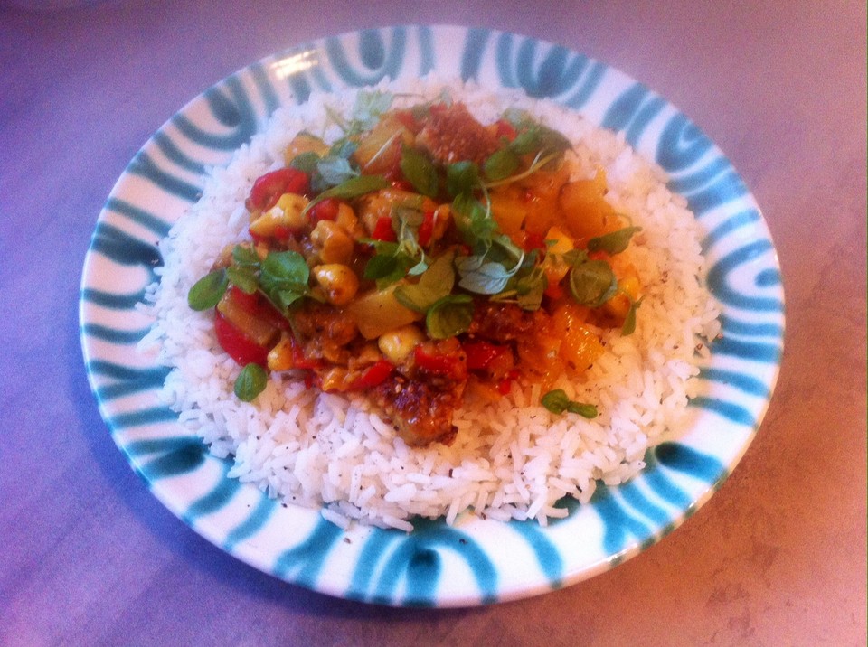PaprikaKokosCurry mit Tofu und Ananas von gloryous Chefkoch.de