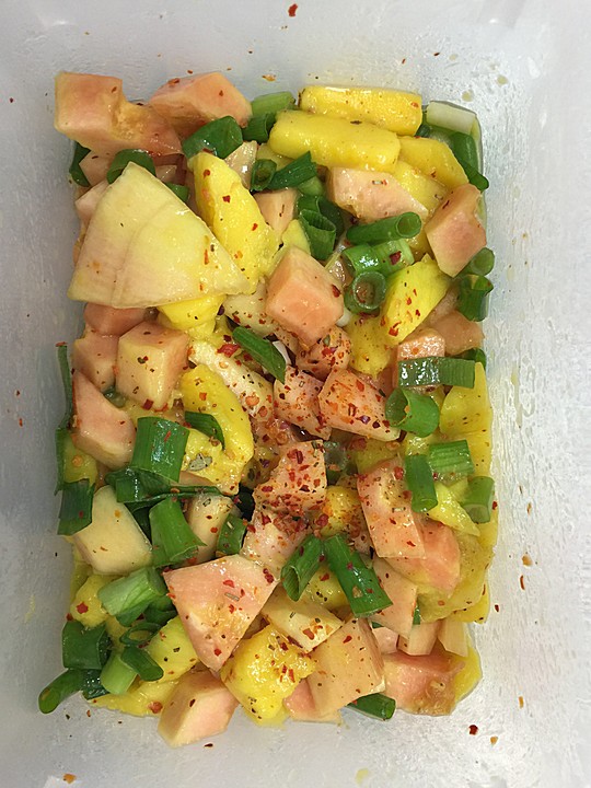 Mango-Papaya Salat mit Chili-Limetten-Dressing von piqua | Chefkoch.de