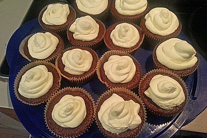 Red Velvet Cupcakes with Cream Cheese Frosting 20